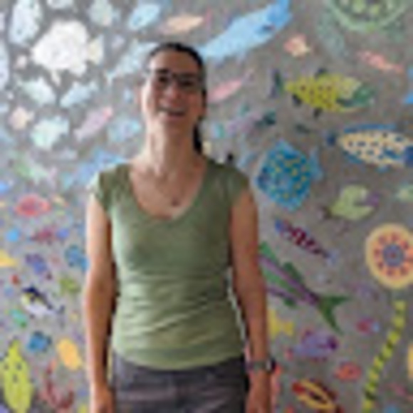 Meet your Posher, Danielle - Picture 1 of 1